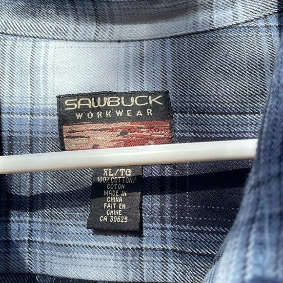 Snap-on Plaid Flannel Shirt - Picture 4 of 4